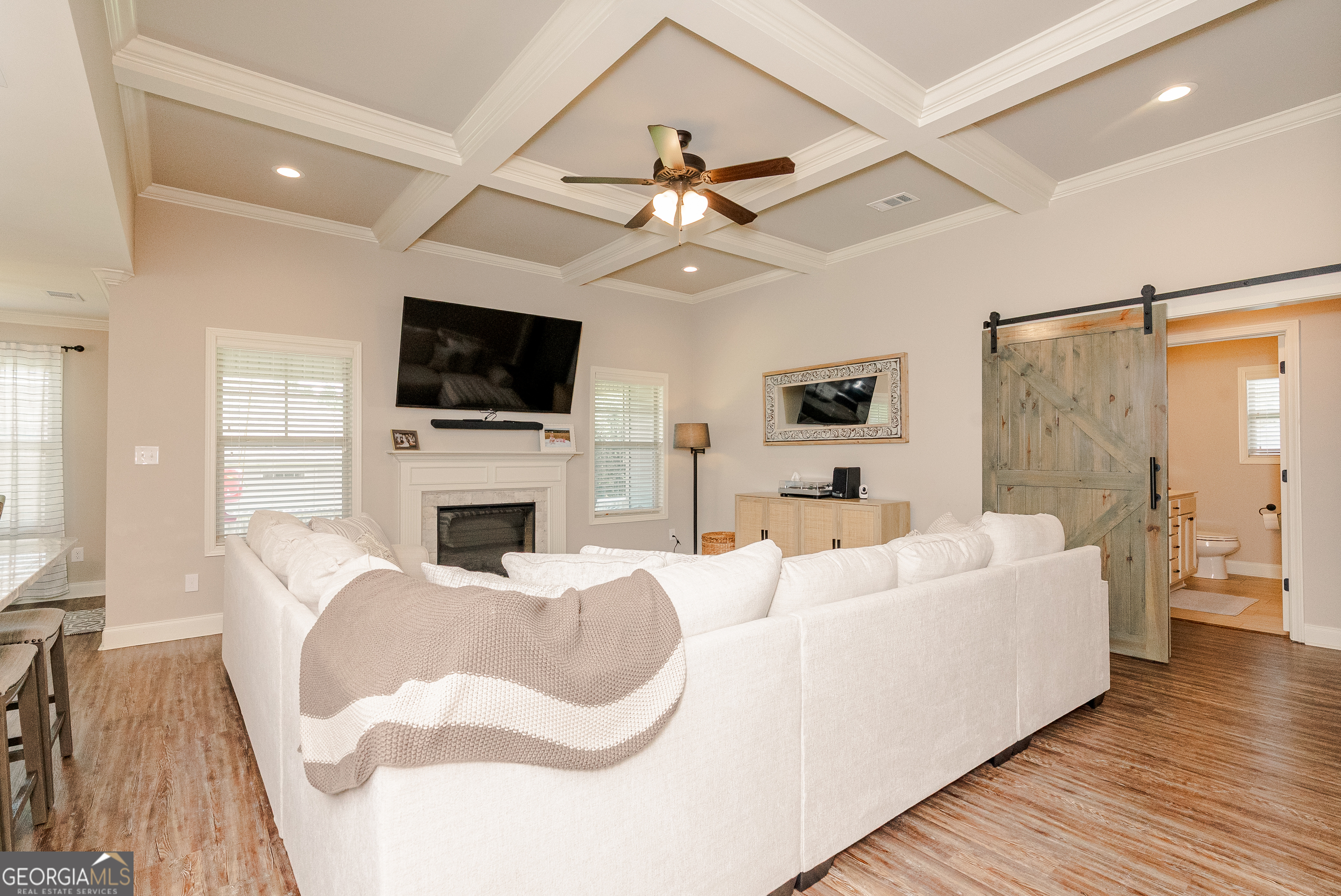 616 Woods Edge WAY