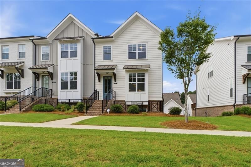Photo of 835 Green Sapling Trail, Suwanee, GA 30024 (MLS # 10830419)