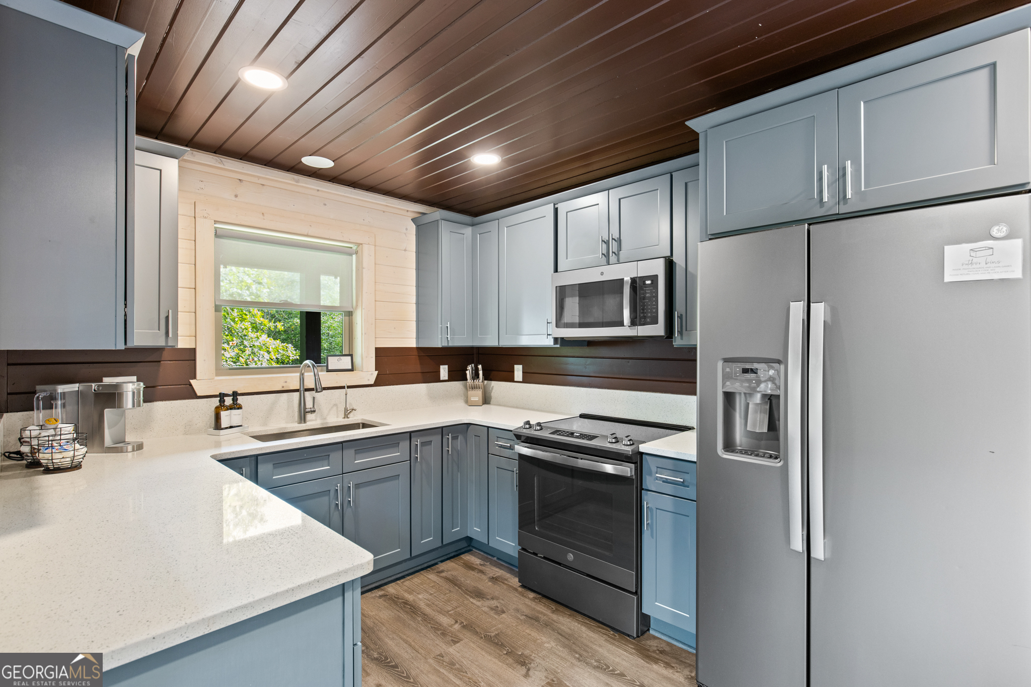 320 Hickory Ridge DR