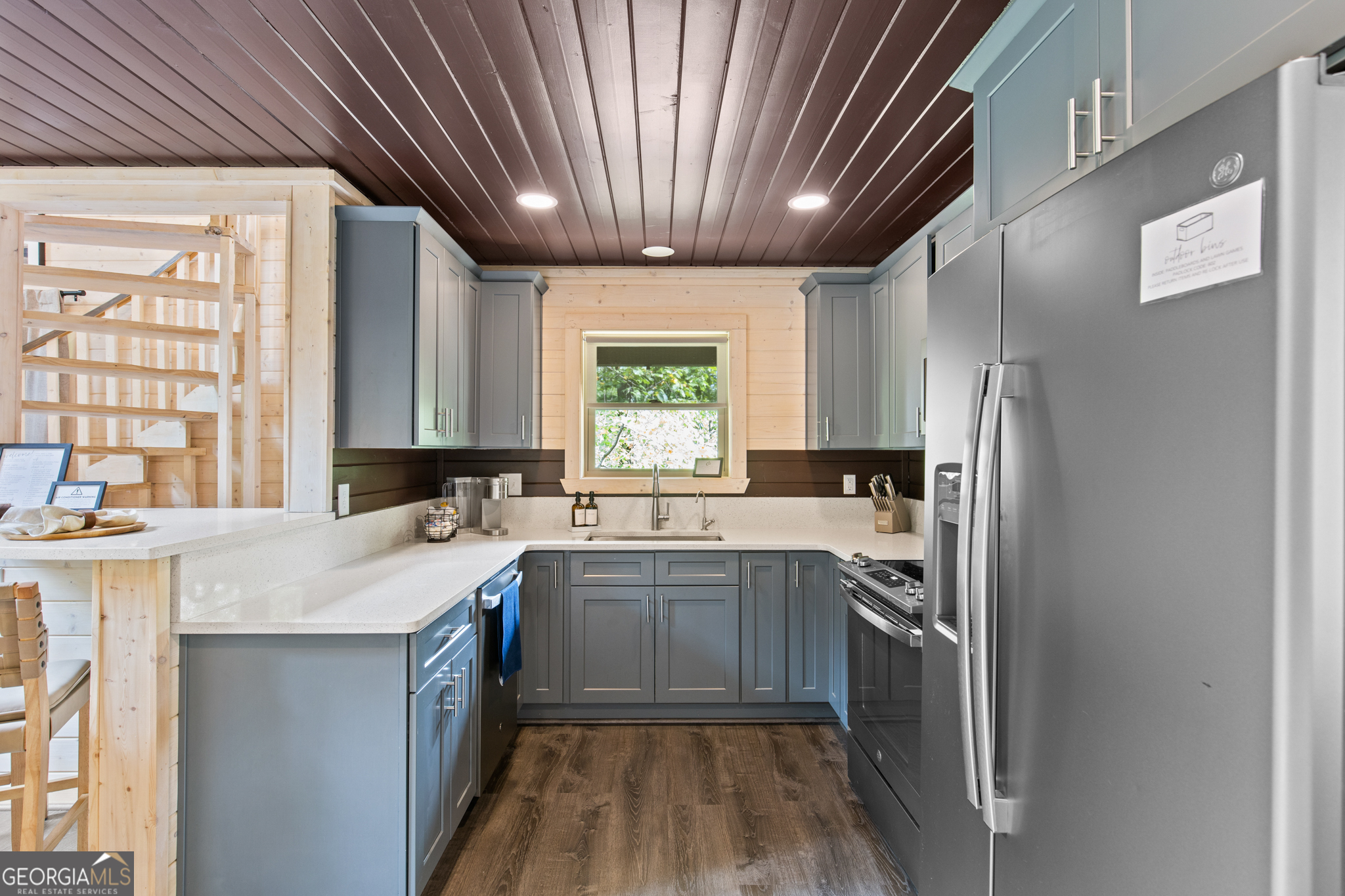 320 Hickory Ridge DR