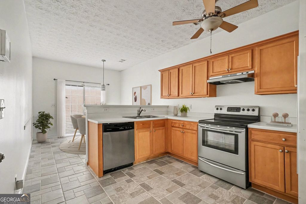 Photo of 2818 Village Trace, Atlanta, GA 30344 (MLS # 10735494)