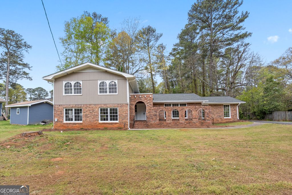 Photo of 3219 Rondelay Drive, Lithonia, GA 30038 (MLS # 10722102)