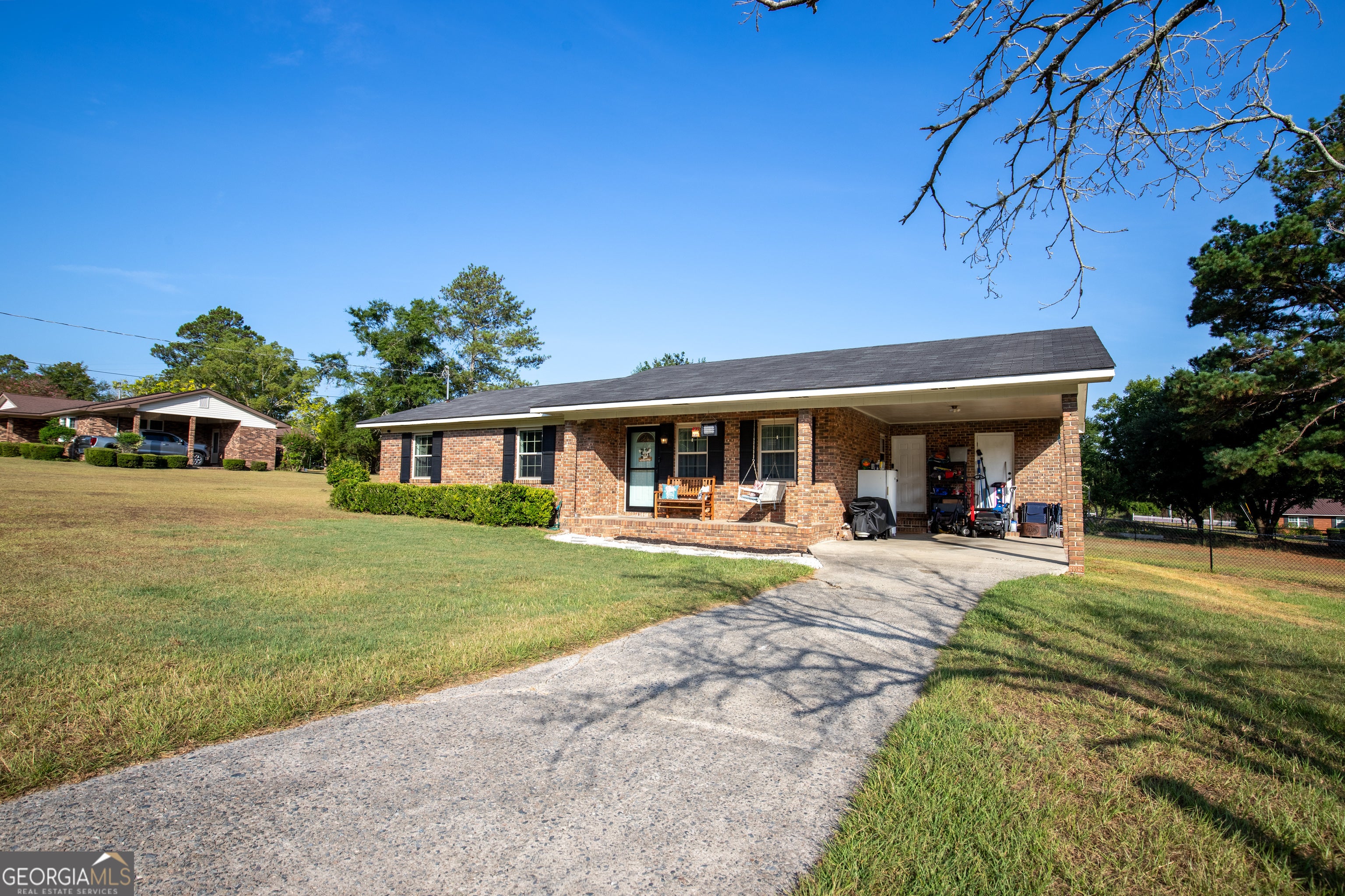 110 Queen DR