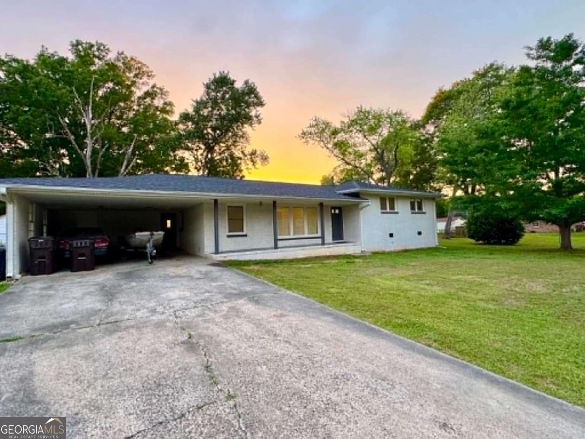 104 Meadow LN