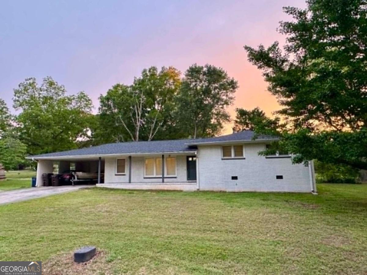 104 Meadow LN