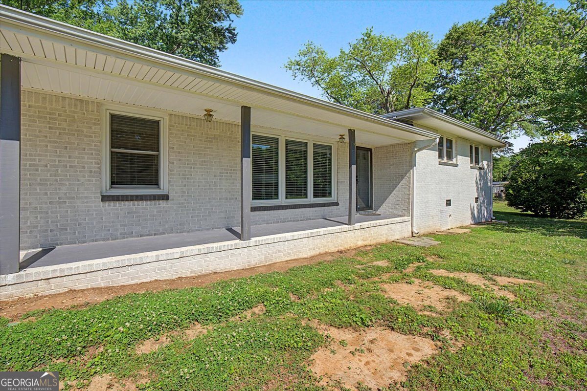104 Meadow LN