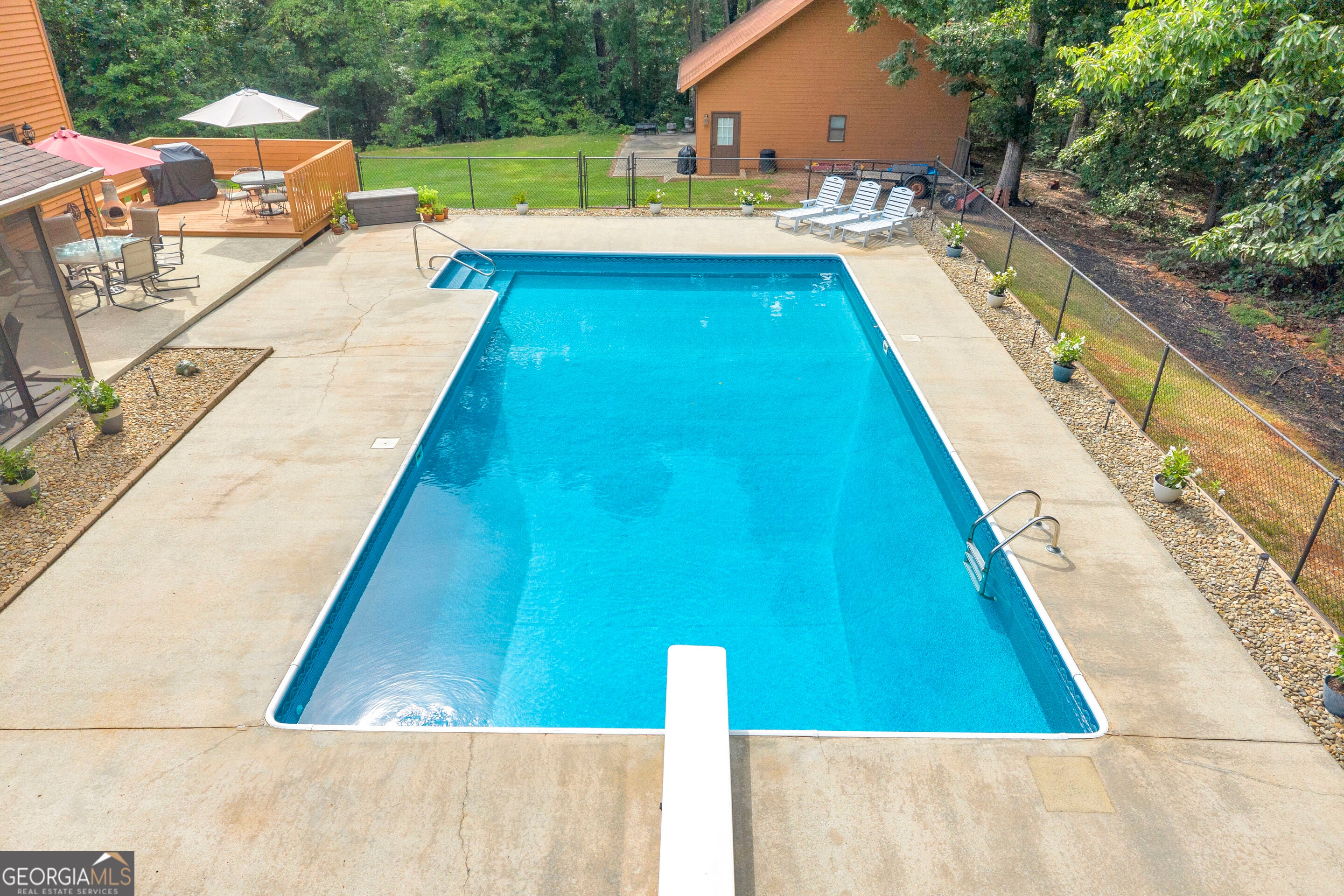 113 Cherokee Hills LN