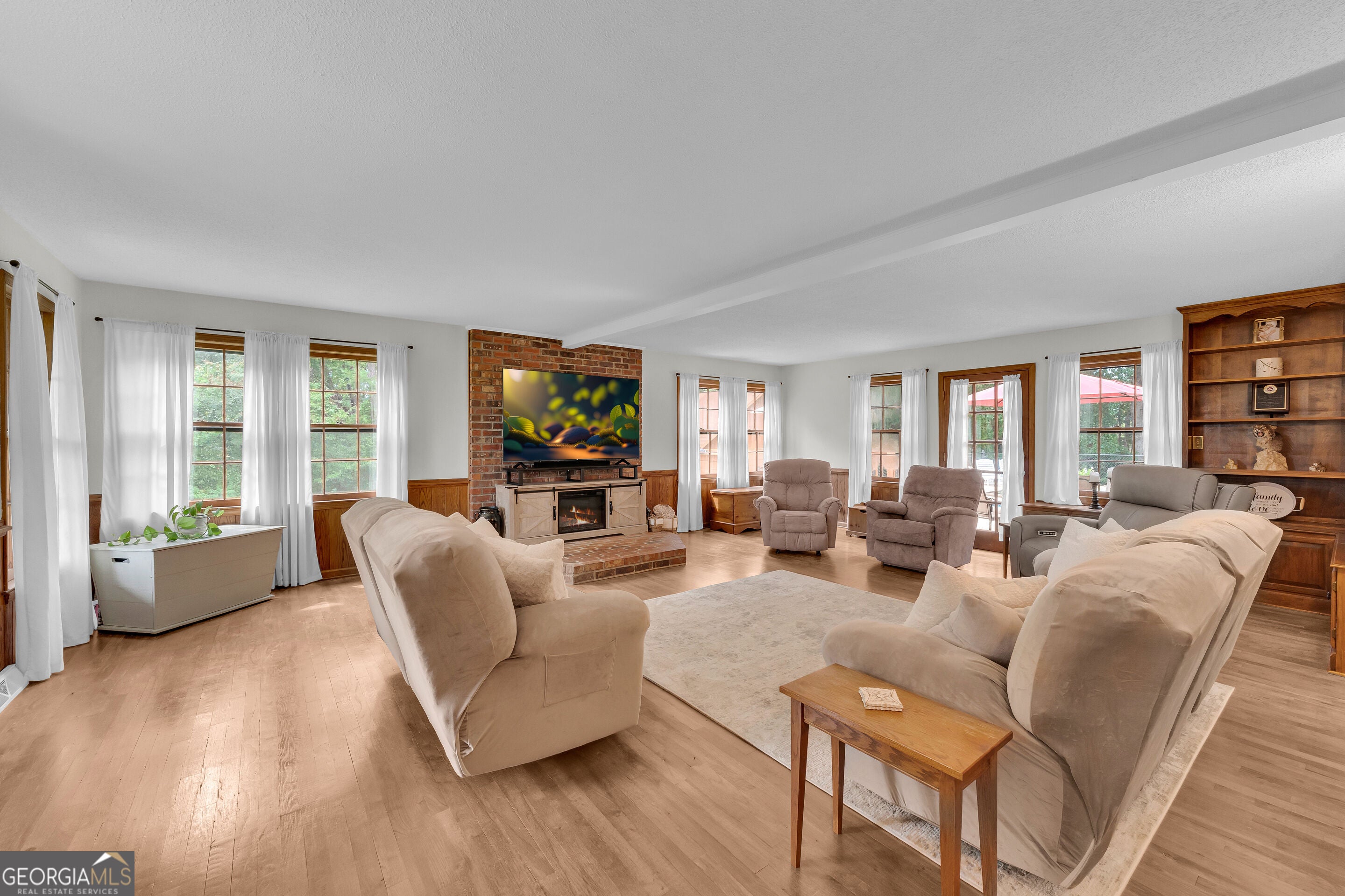 113 Cherokee Hills LN
