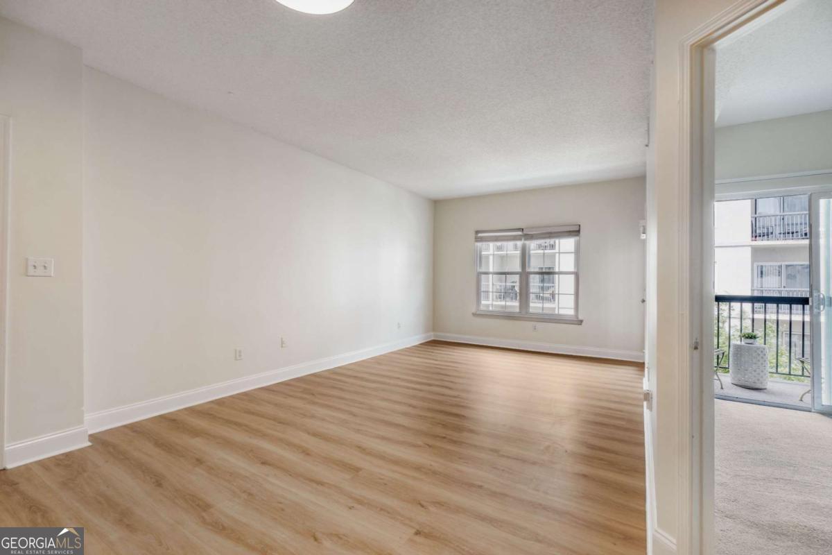 1075 Peachtree WALK NE A301