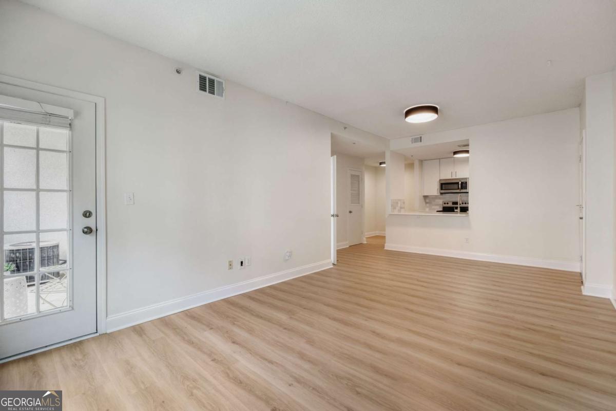 1075 Peachtree WALK NE A301