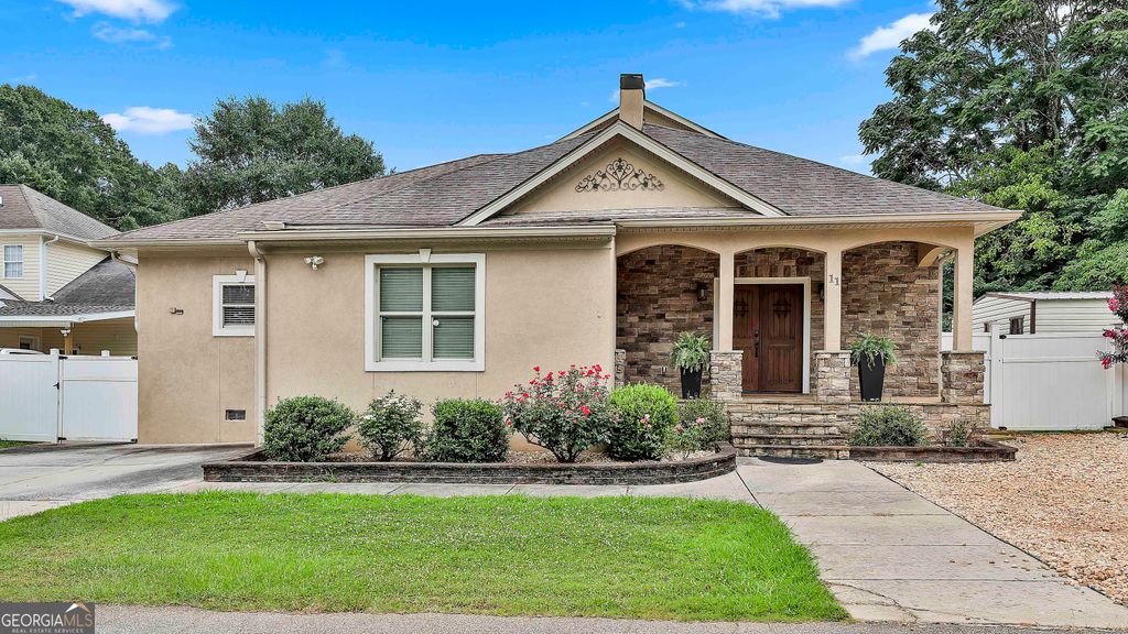 Photo of 11 Main Street, Newnan, GA 30263 (MLS # 10696457)