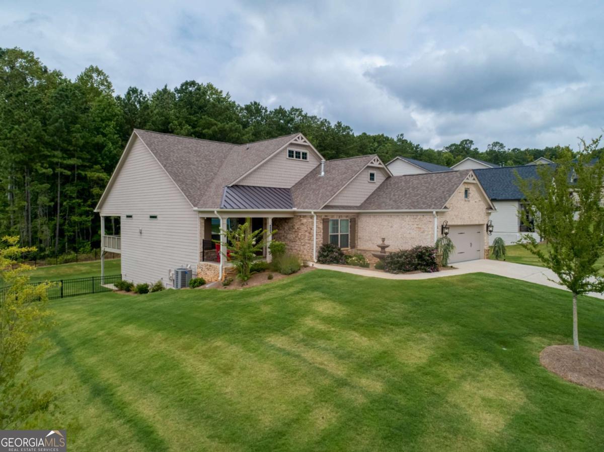 438 Southland CIR