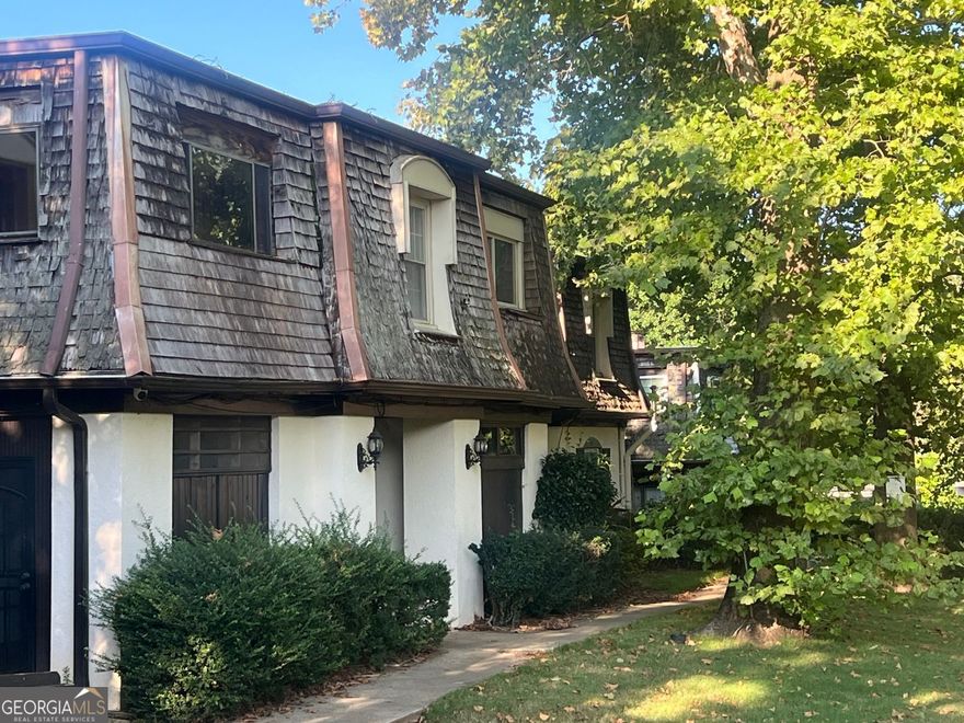 This 2 bedroom, 2 bathroom condo with NO RENTAL RESTRICTIONS is priced to sell, so act fast. Perfect for investors! This unit is ideal for long or short-term rentals. Features include a spacious living room, dining area, enclosed porch with storage, a primary suite with walk-in closet and a secondary room with ample closet space. The assigned parking is included plus additional parking is available. Prime location near shopping, dining, and entertainment with easy access to major routes. Don't miss this unbeatable opportunity!