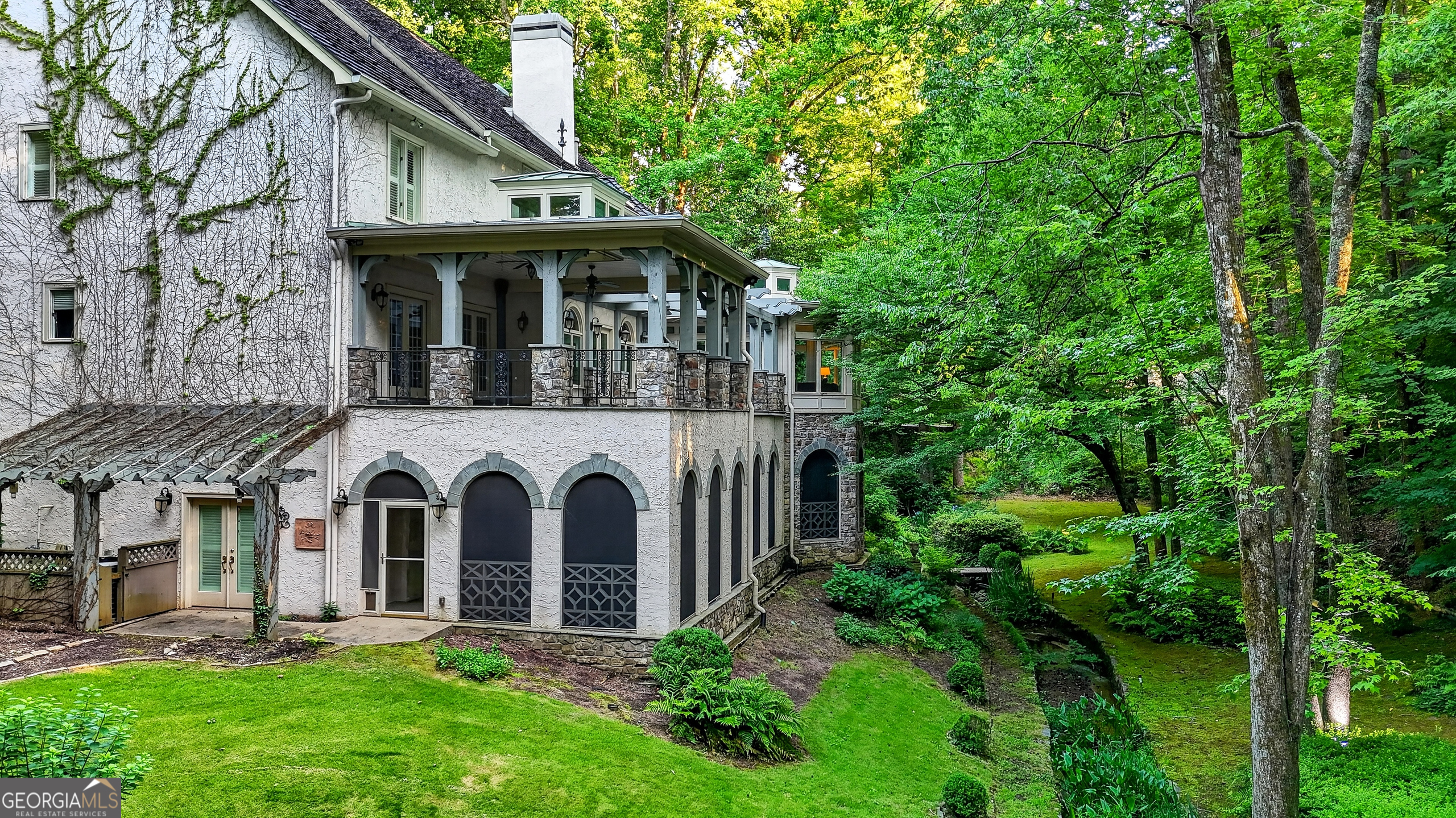 5300 Old Hundred LN