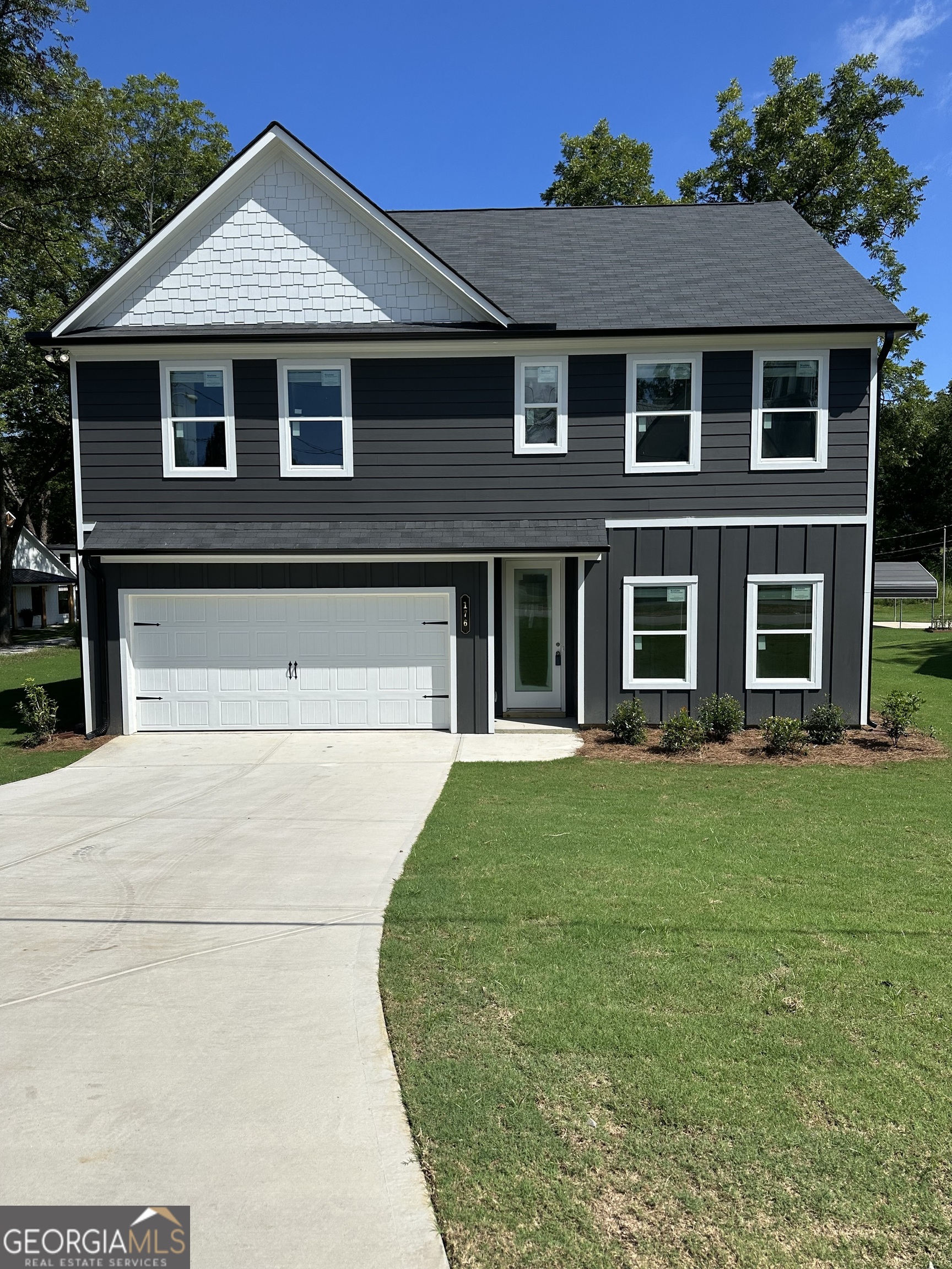 176 Bell AVE