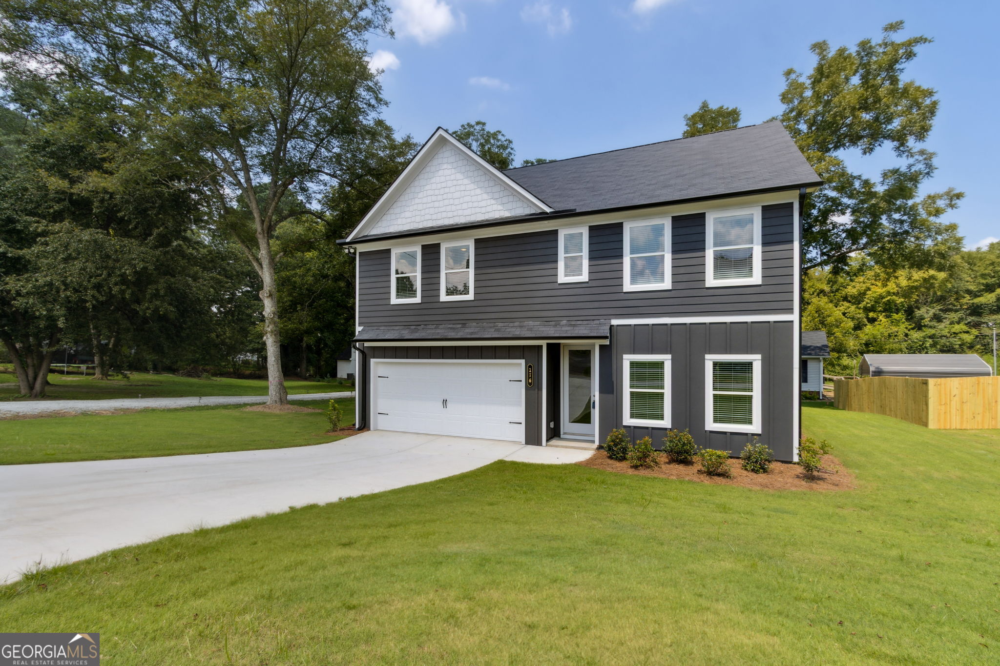 176 Bell AVE