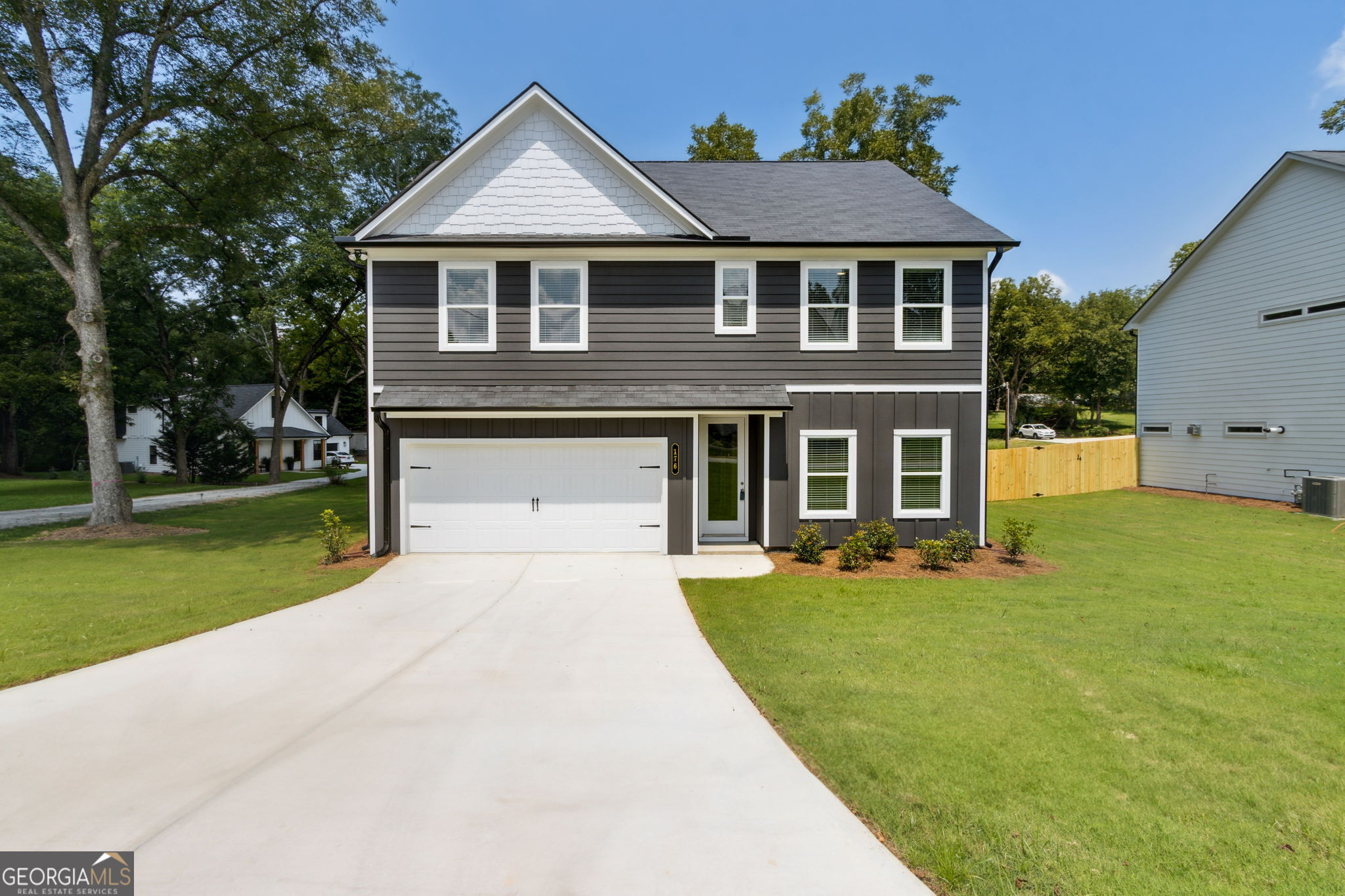 176 Bell AVE