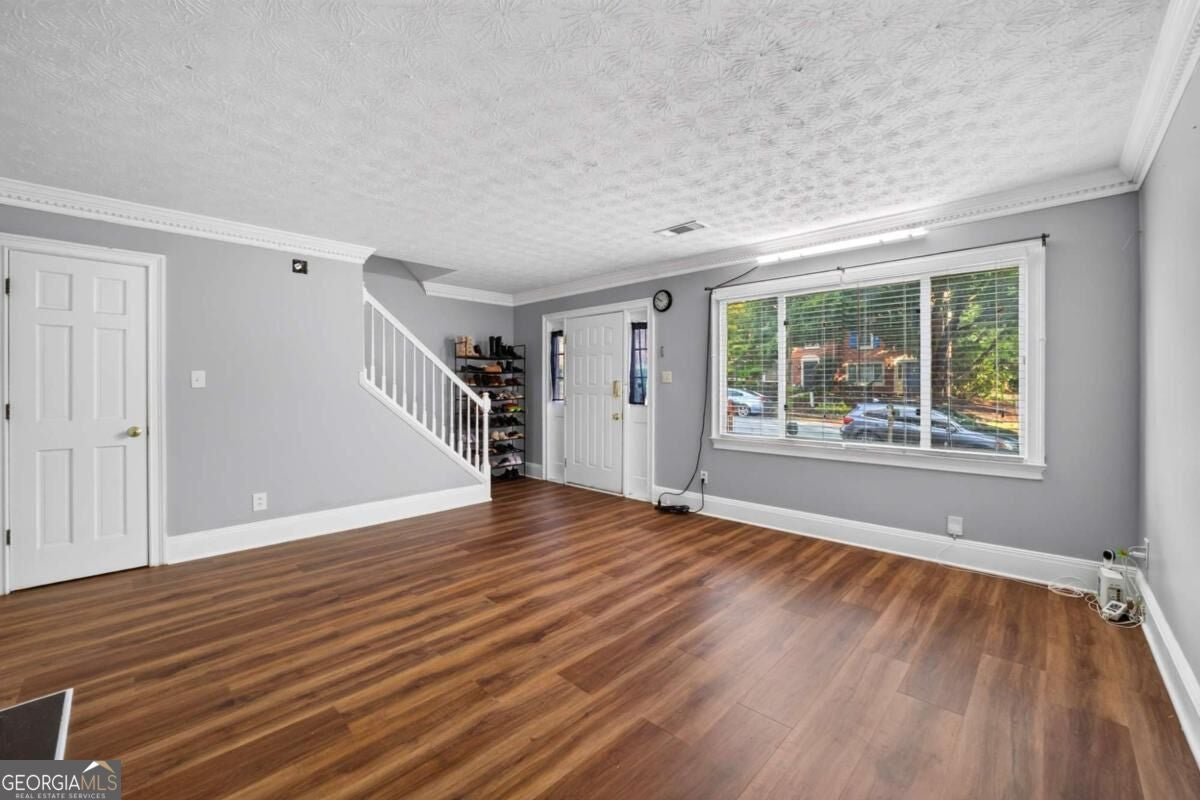 6094 Queen Anne CT
