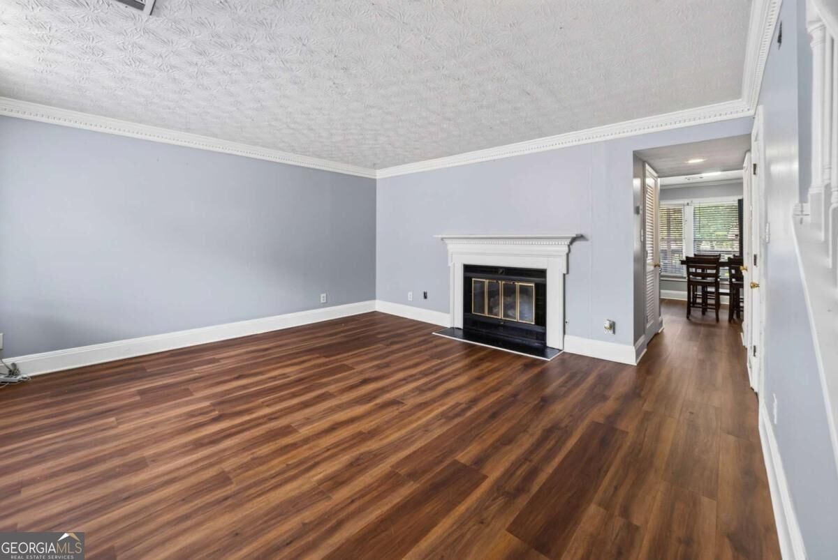 6094 Queen Anne CT