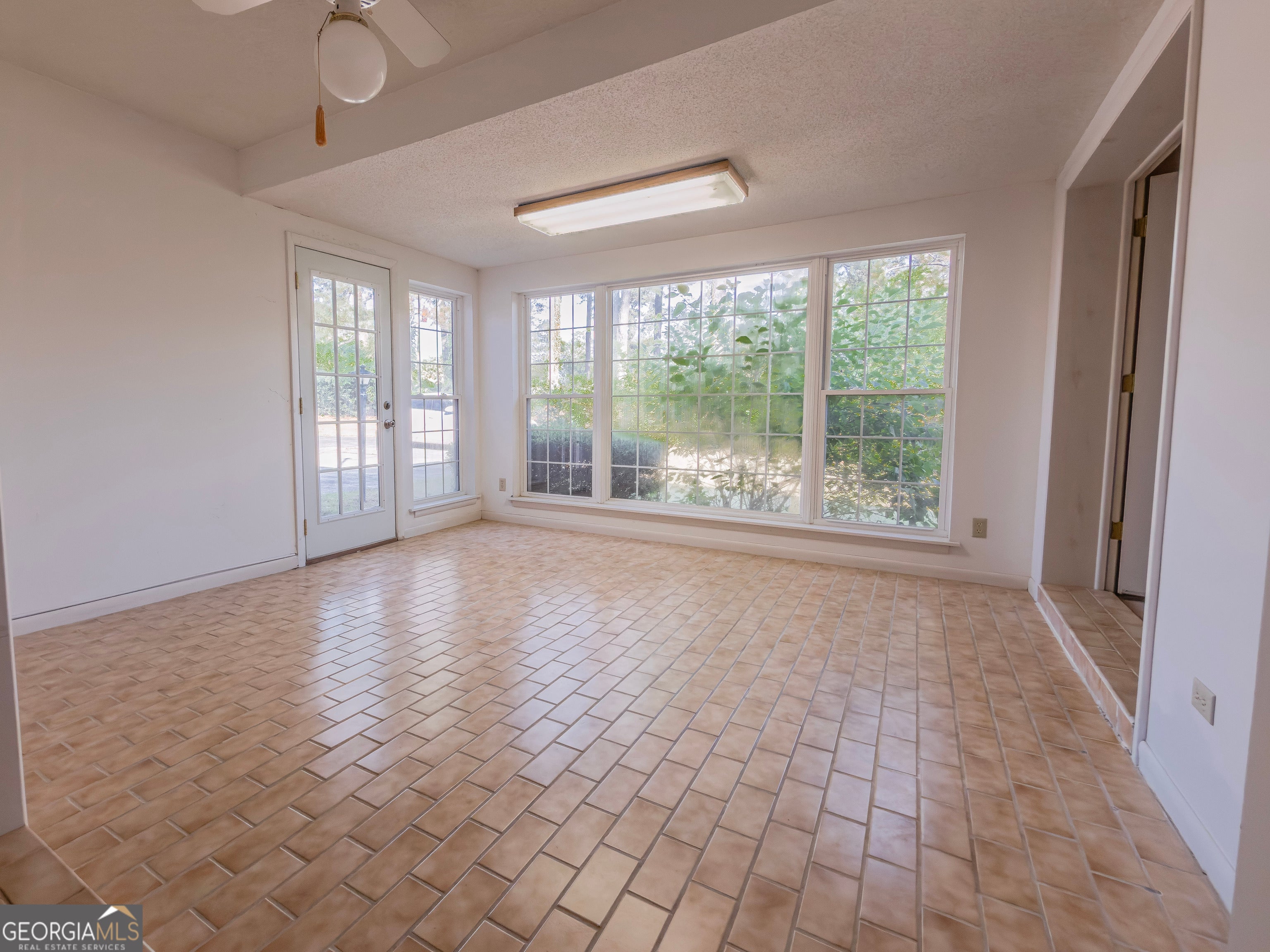 105 Edgewood RD
