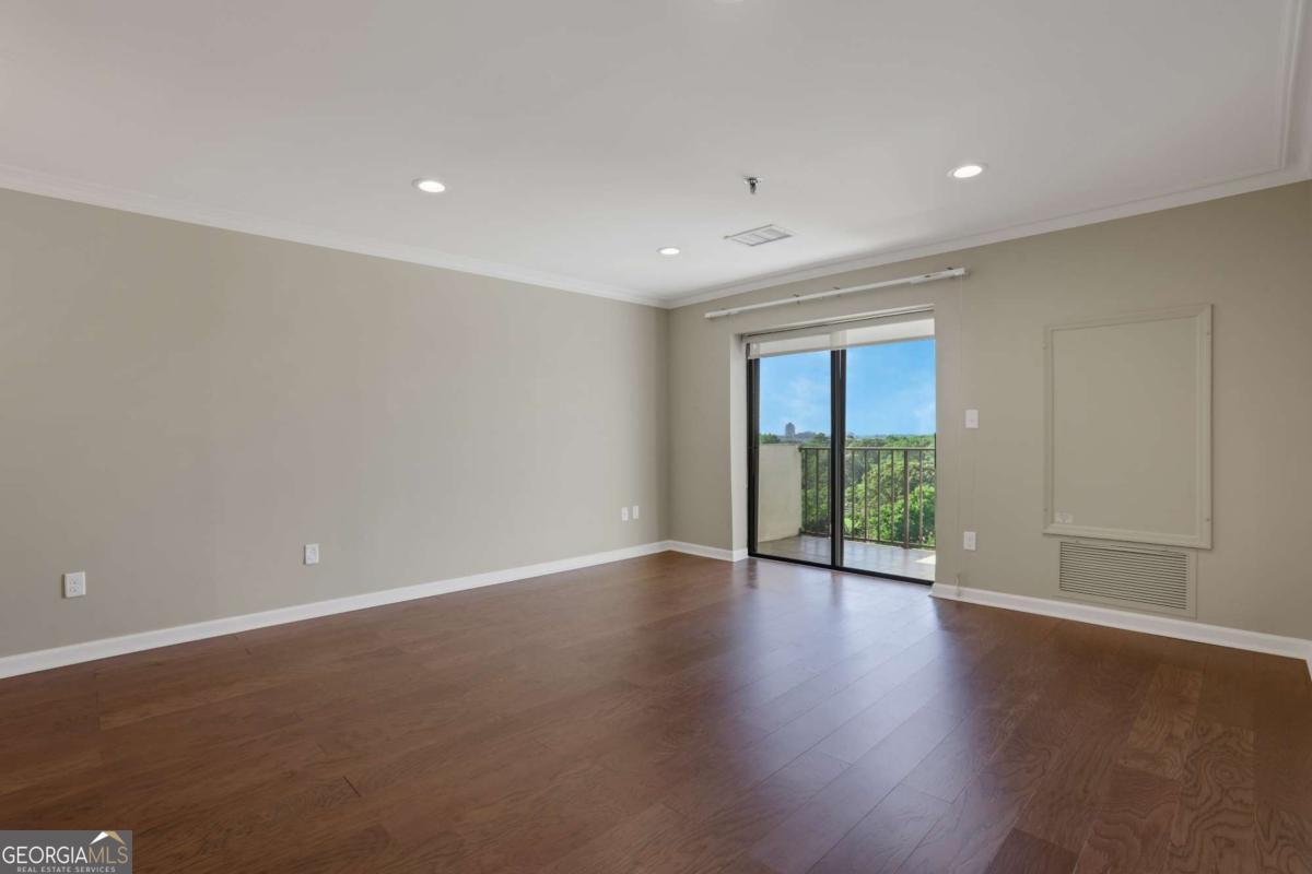 300 Johnson Ferry RD NE B902