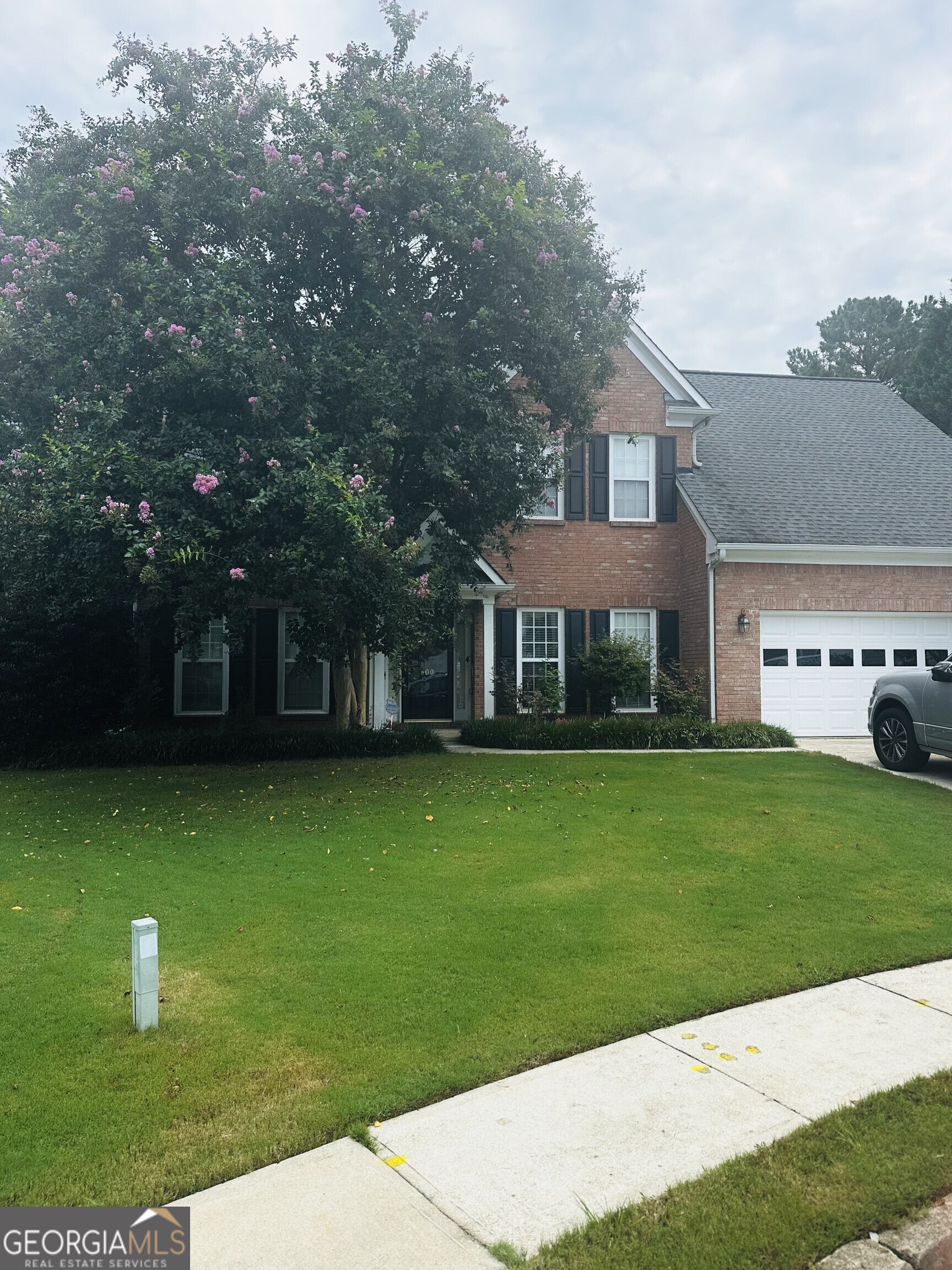 800 Roget CT