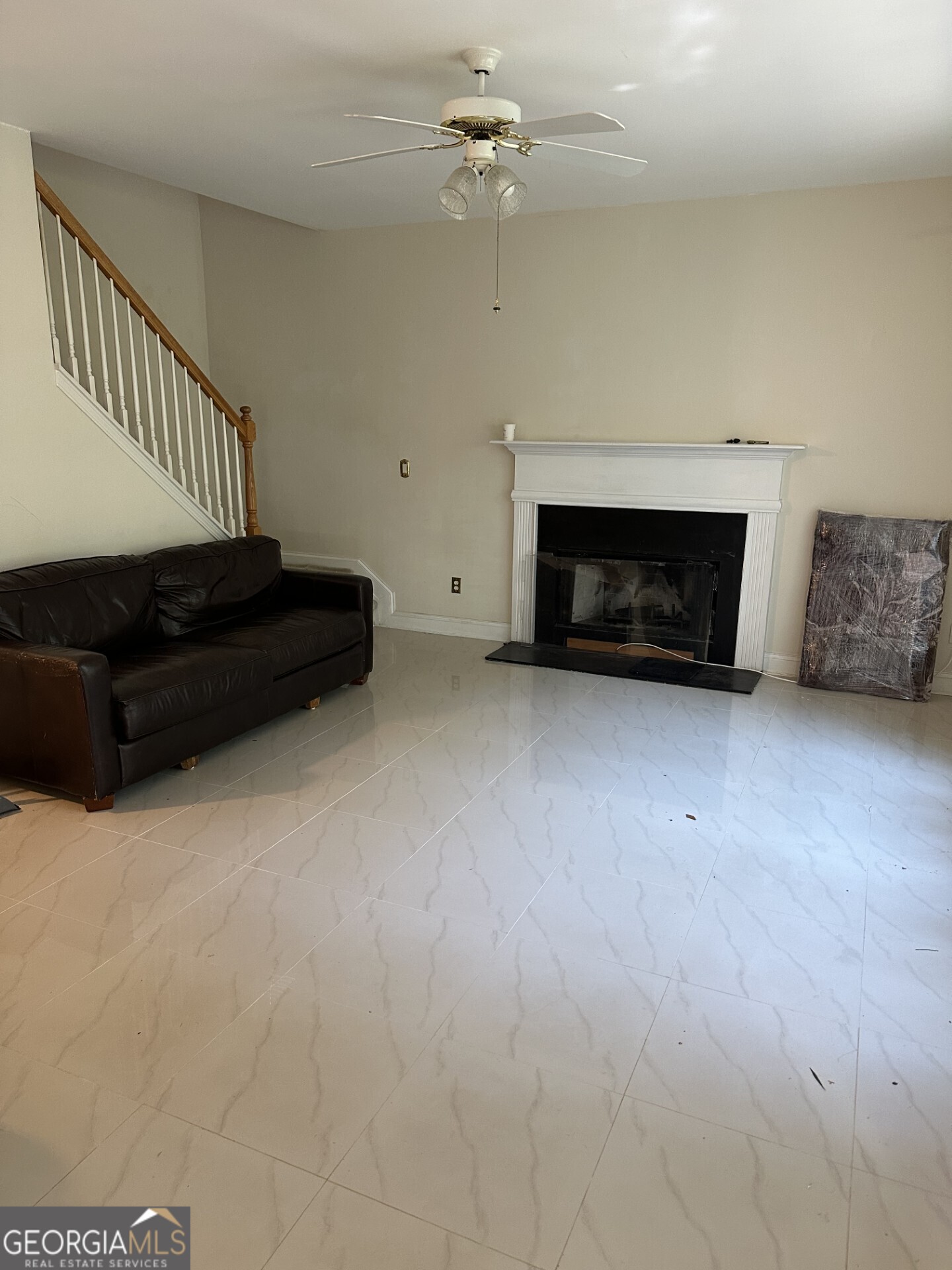 800 Roget CT