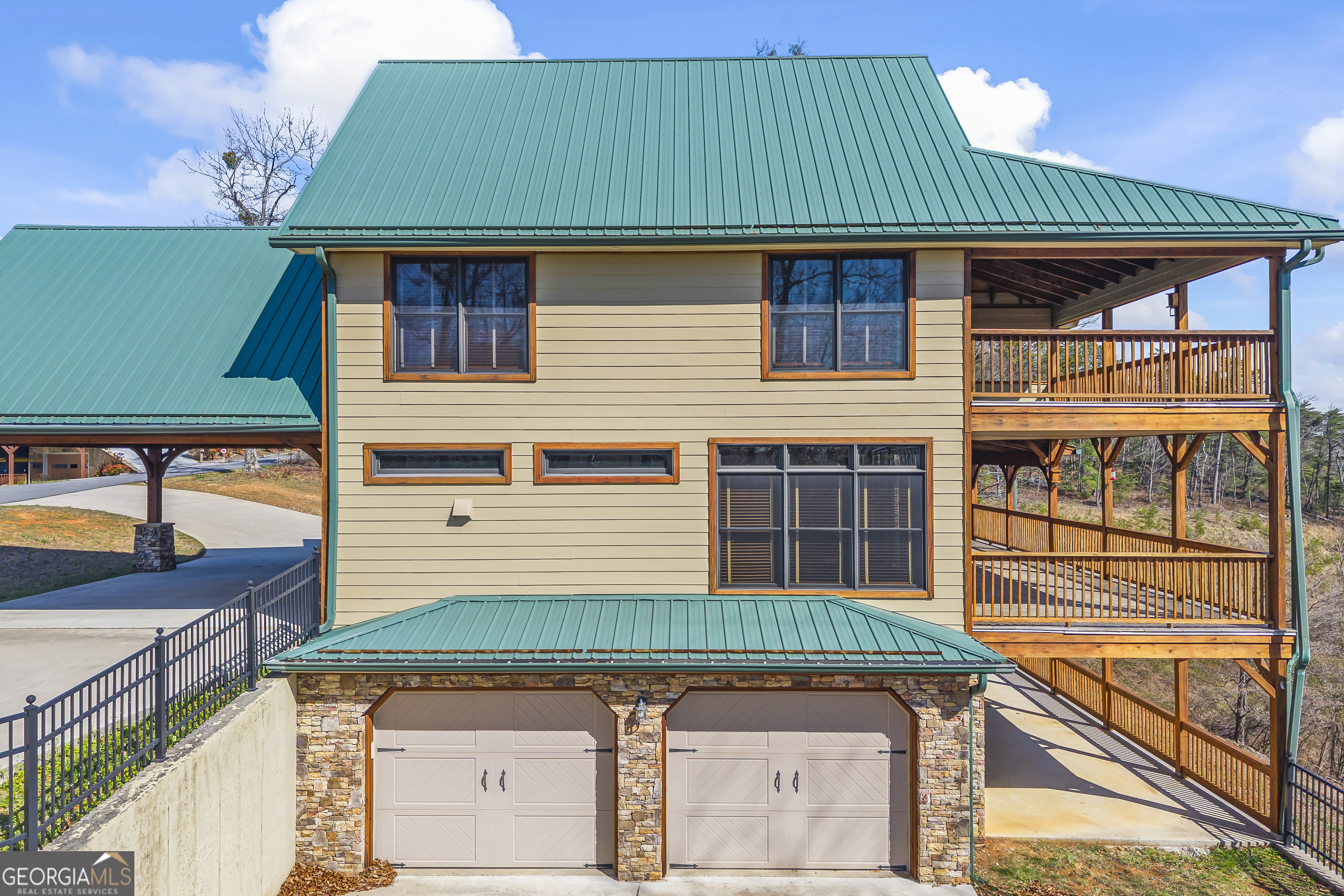 929 Hickory Nut Mountain RD