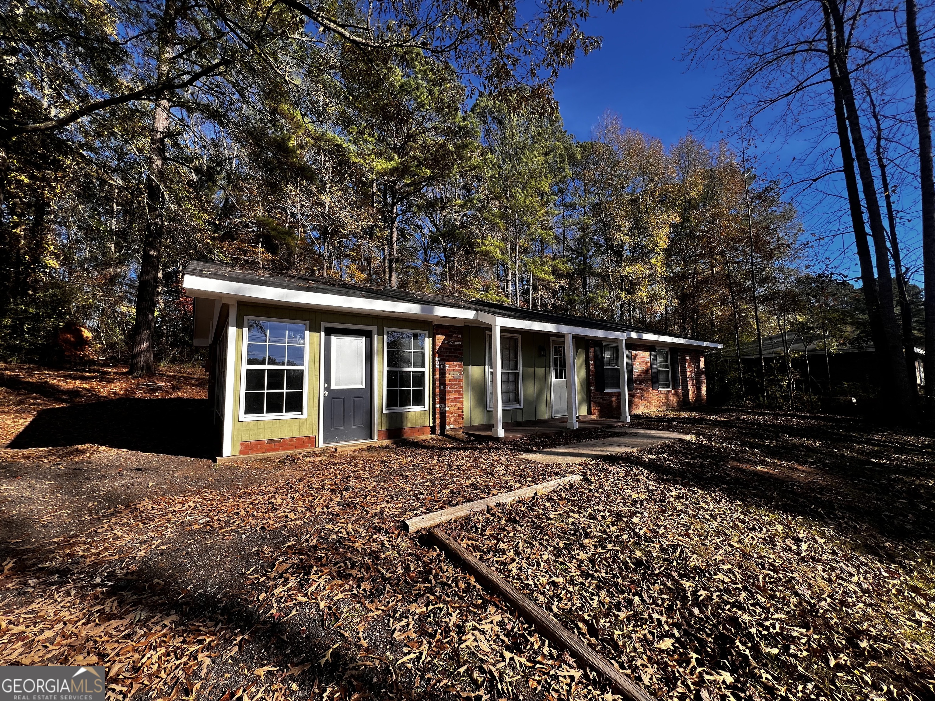 Great Location minutes to Downtown Hogansville, 3 bedroom 2 bath all brick home. The carport was long ago finished into a nice bonus room with a large closet. The laundry room is located off of the kitchen area. This home offers ample living space snd the bedrooms are a nice size. Applicants will be screen through an online app. First and last months rent and a deposit is required for move in. No pets!