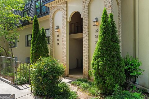Photo of 34 Chaumont Square NW, Atlanta, GA 30327 (MLS # 10757764)