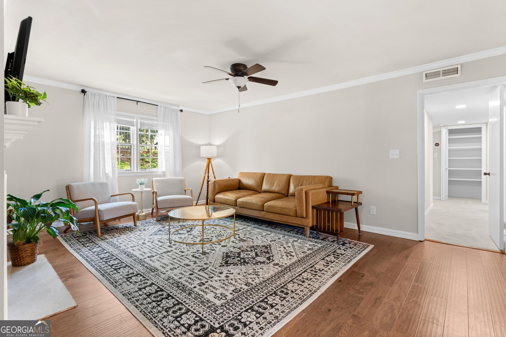 34 Chaumont SQ NW