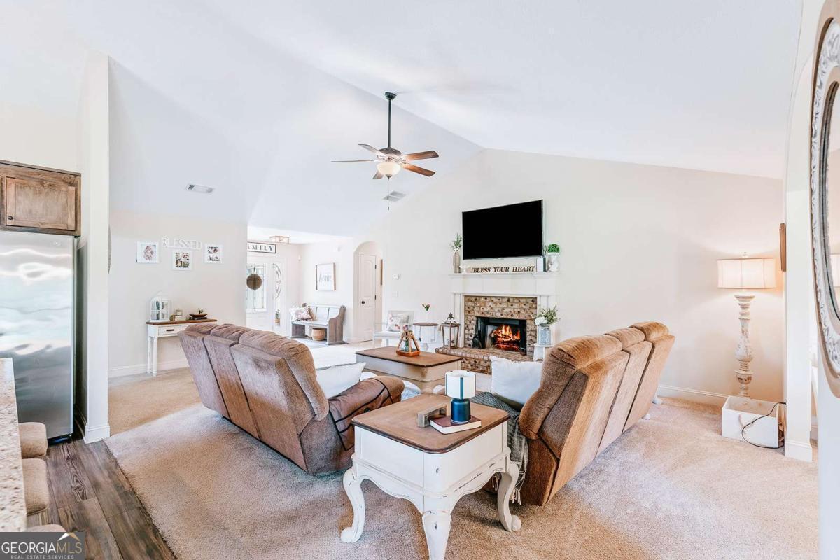 296 Highlands DR