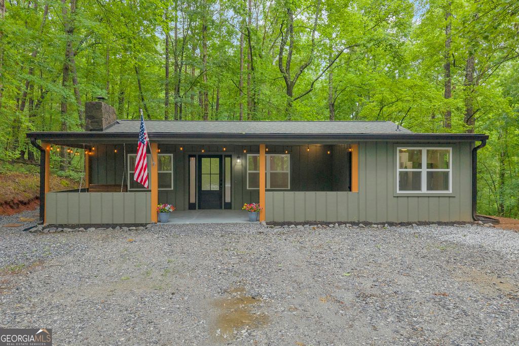 Photo of 314 Skyview Circle, Clarkesville, GA 30523 (MLS # 10776310)