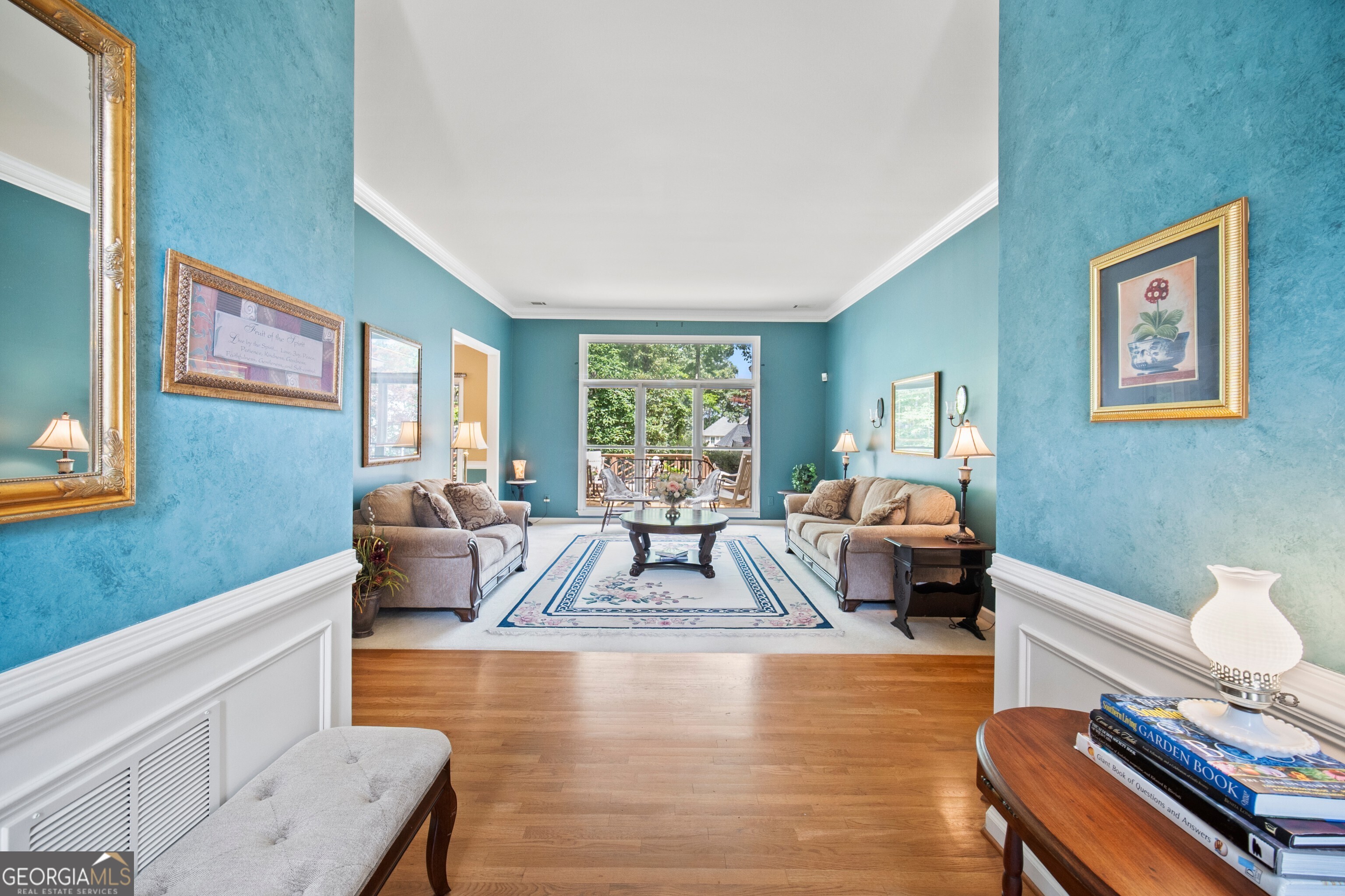 569 Fairway DR