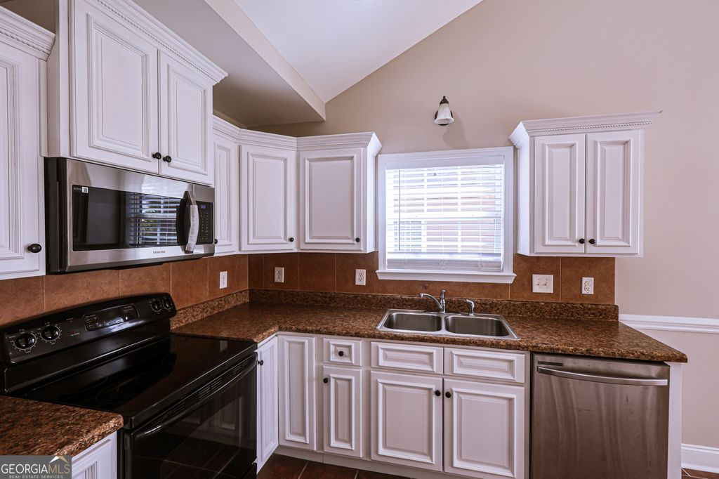 Photo of 222 Summerstone Bend, Byron, GA 31008 (MLS # 10717028)