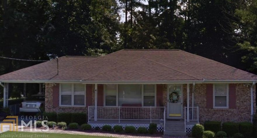 Charming 4 sides brick ranch on a full unfinished basement. 3 bedrooms, 1.5 bathrooms. Exterior features include fenced in back yard and a carport. Quite well desired neighborhood convient to shopping and Hwy 75.