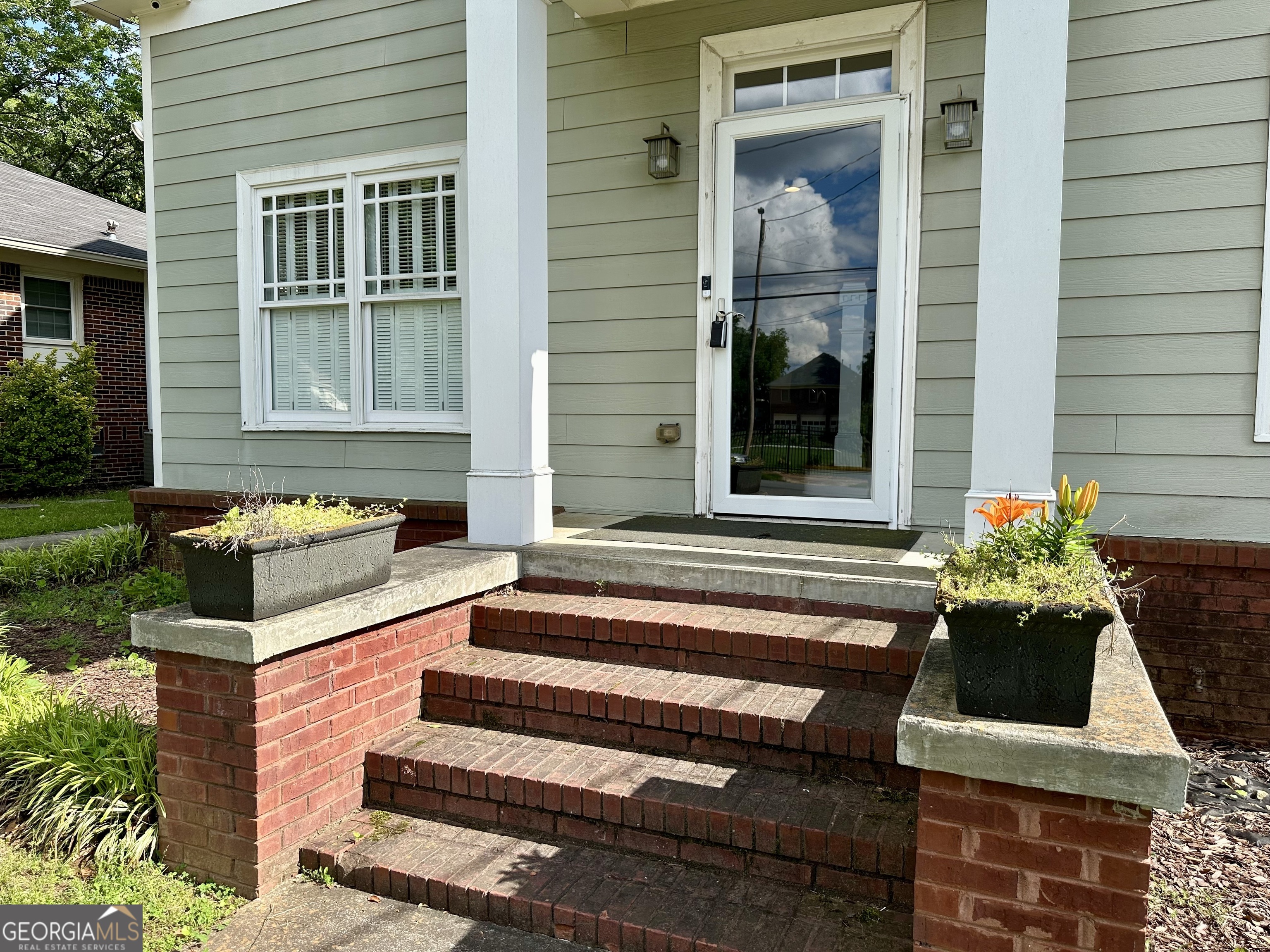 1594 Hardin AVE