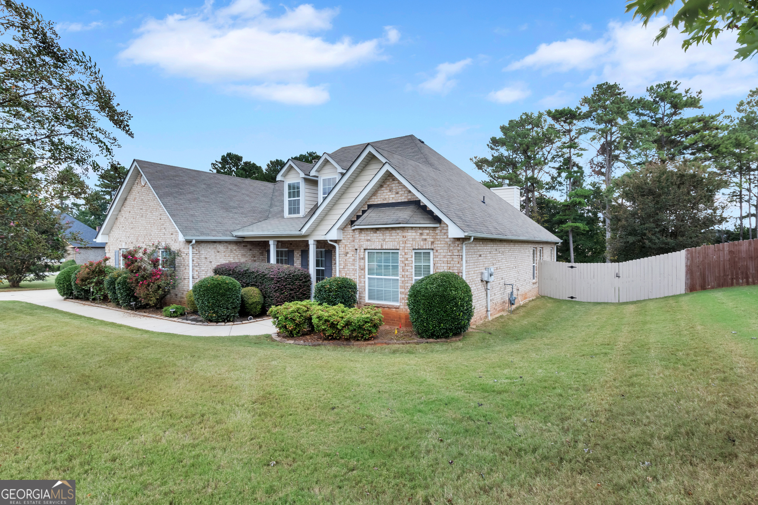 1141 Carillon DR SE