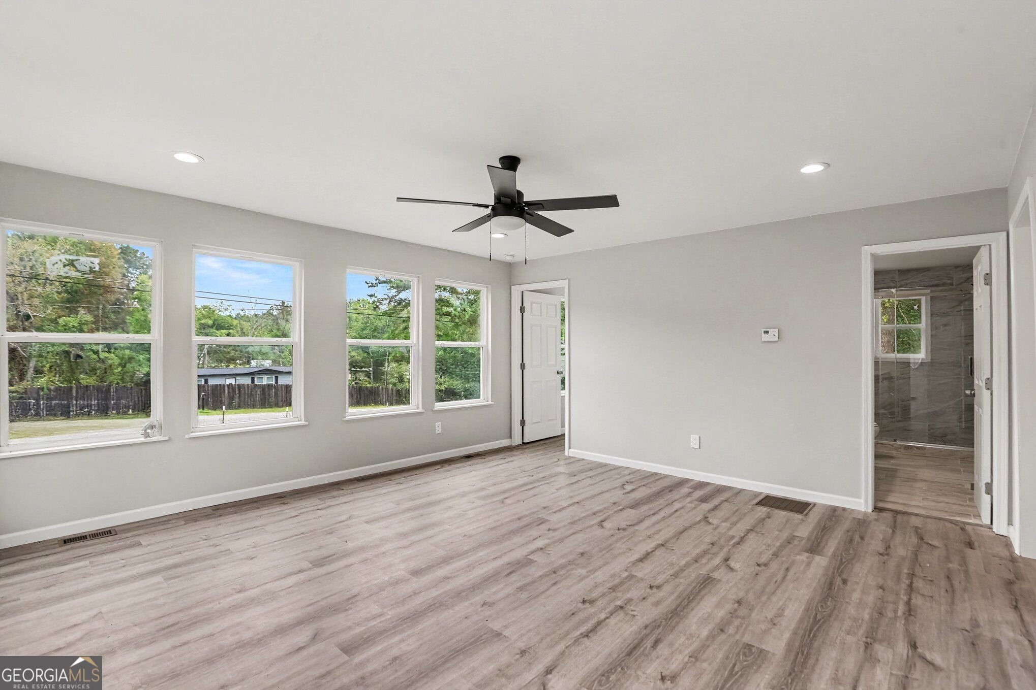 219 Lake CIR