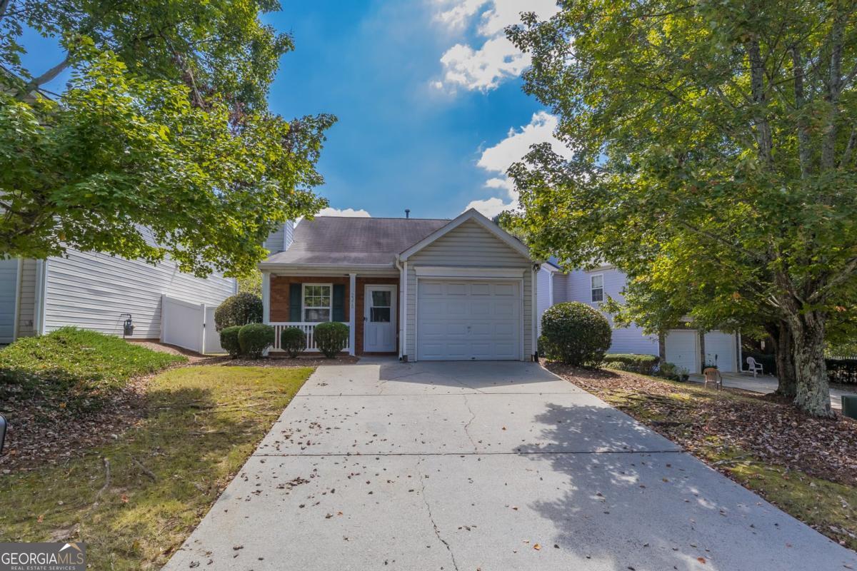 2375 Lexington LN