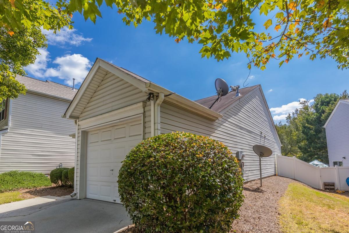 2375 Lexington LN
