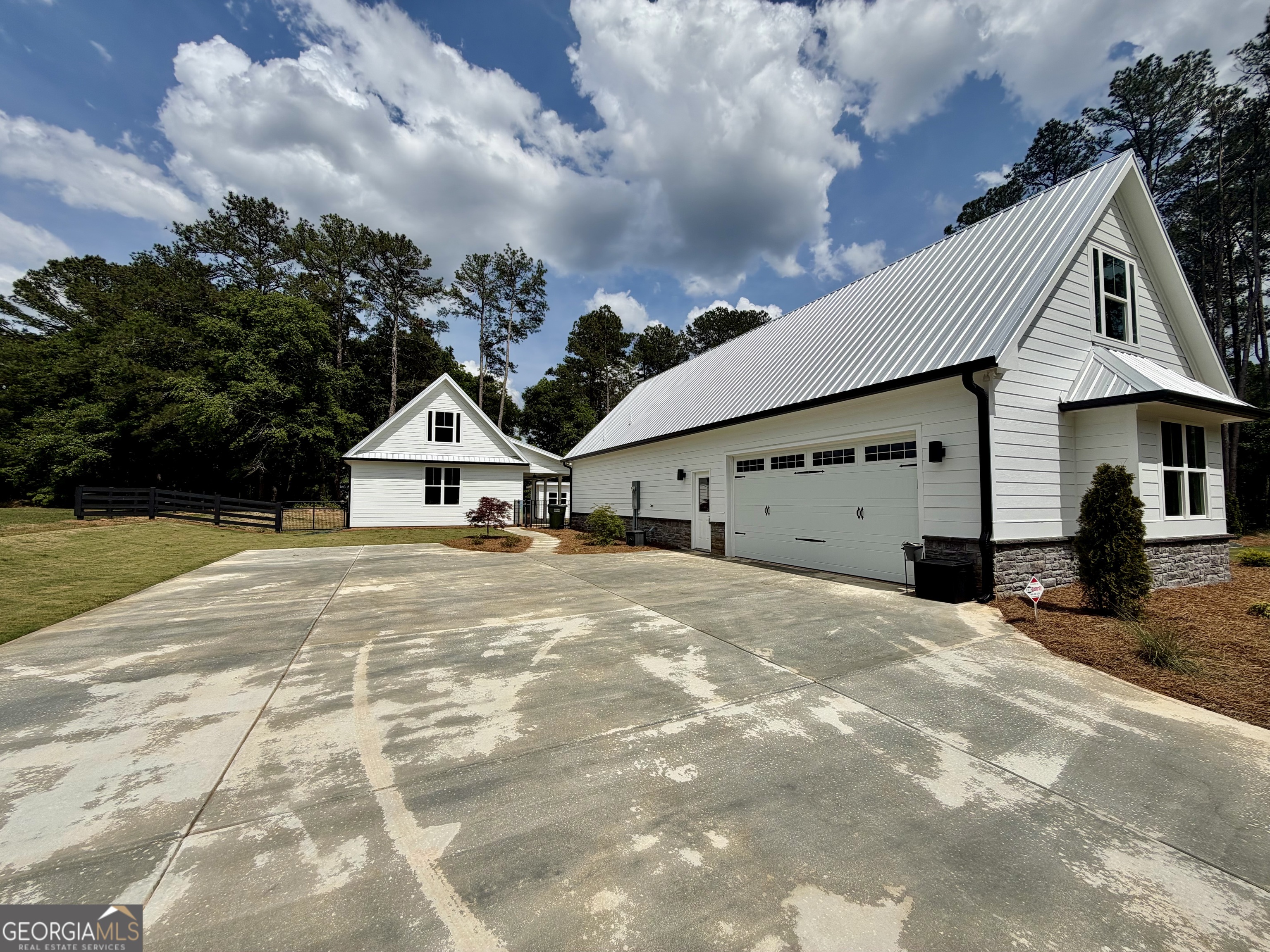 3050 Mahlon Smith RD
