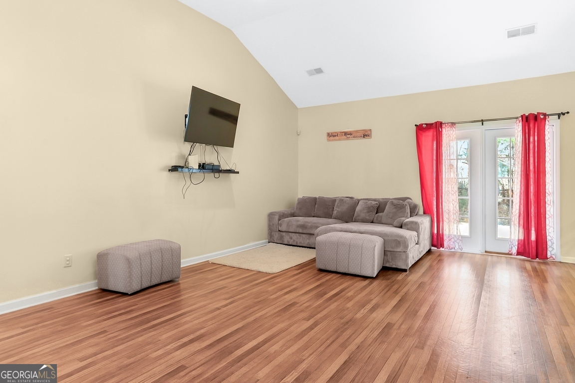 158 Willow Point CIR