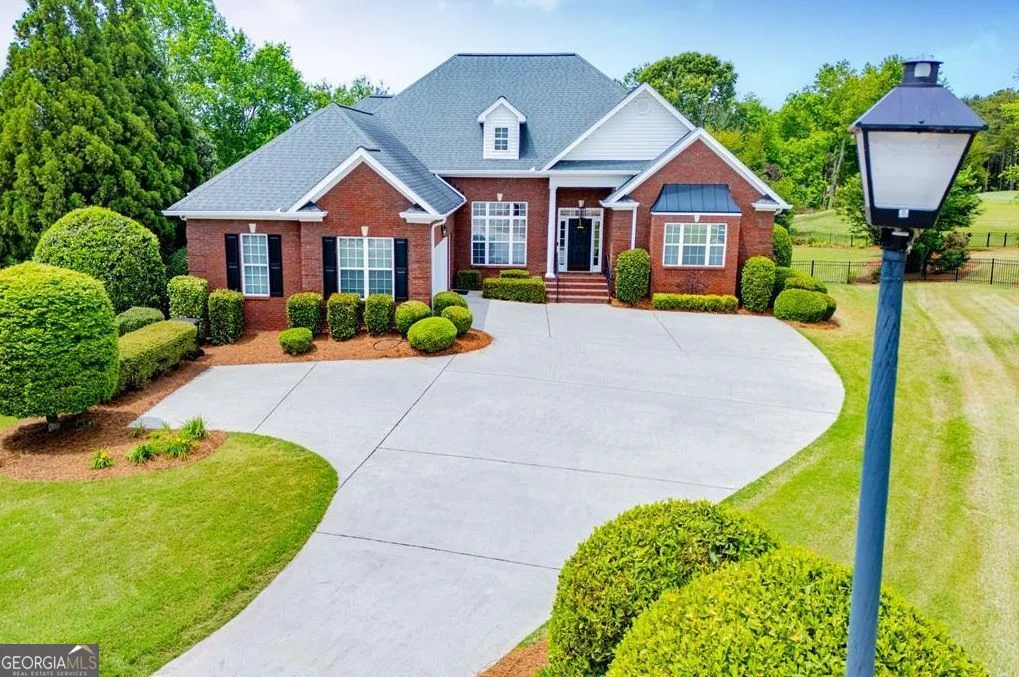 210 Turnberry Circle