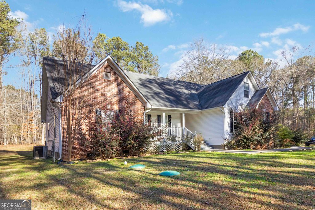 Photo of 475 Jenkinsburg Road, Griffin, GA 30223 (MLS # 10670968)