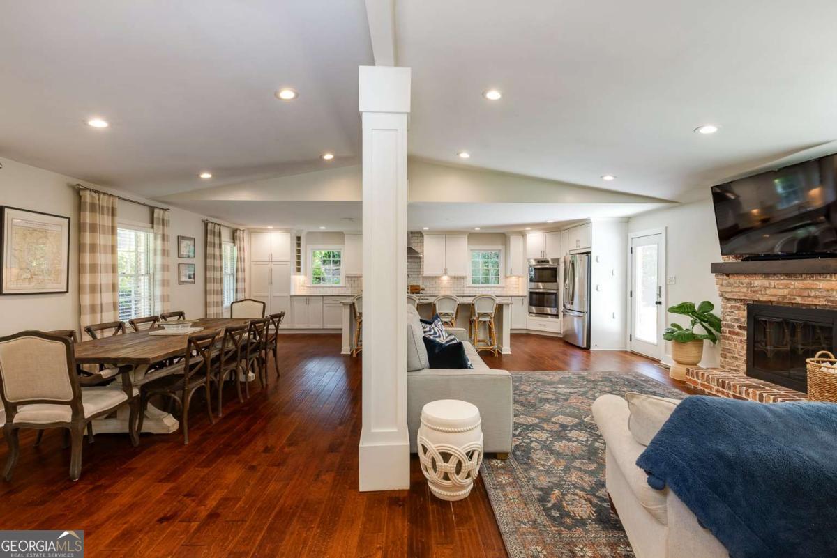1483 Old Spring House LN