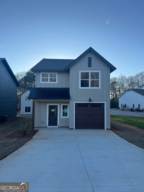 Photo of 300 Burns Ave St, Pine Mountain, GA 31822 (MLS # 10676069)