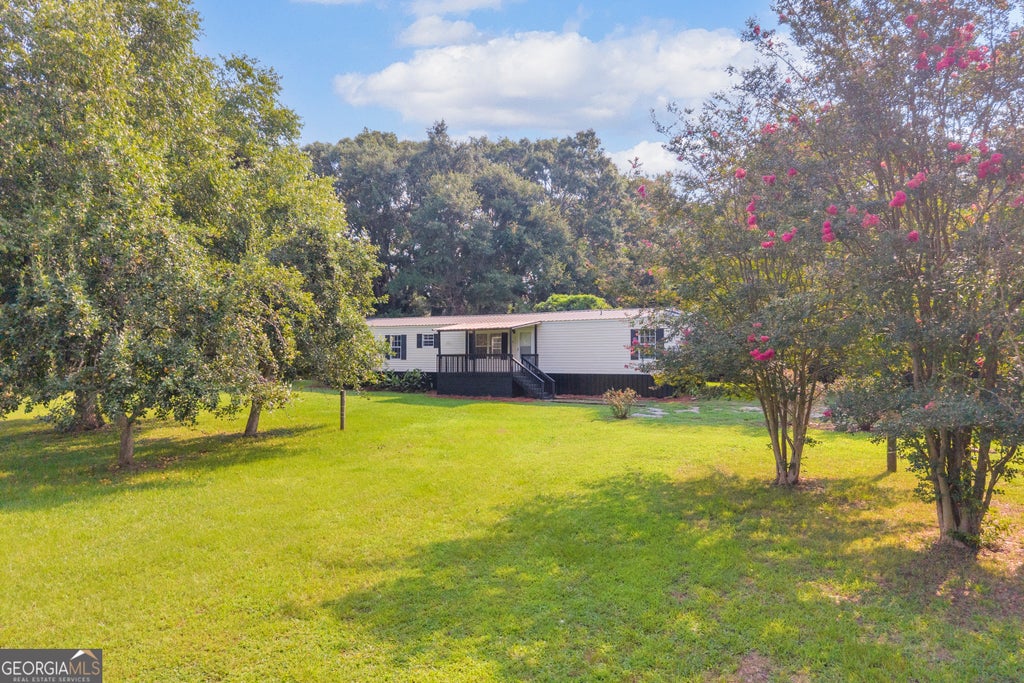 Photo of 5724 Highway 82 SPUR, Commerce, GA 30529 (MLS # 10815695)