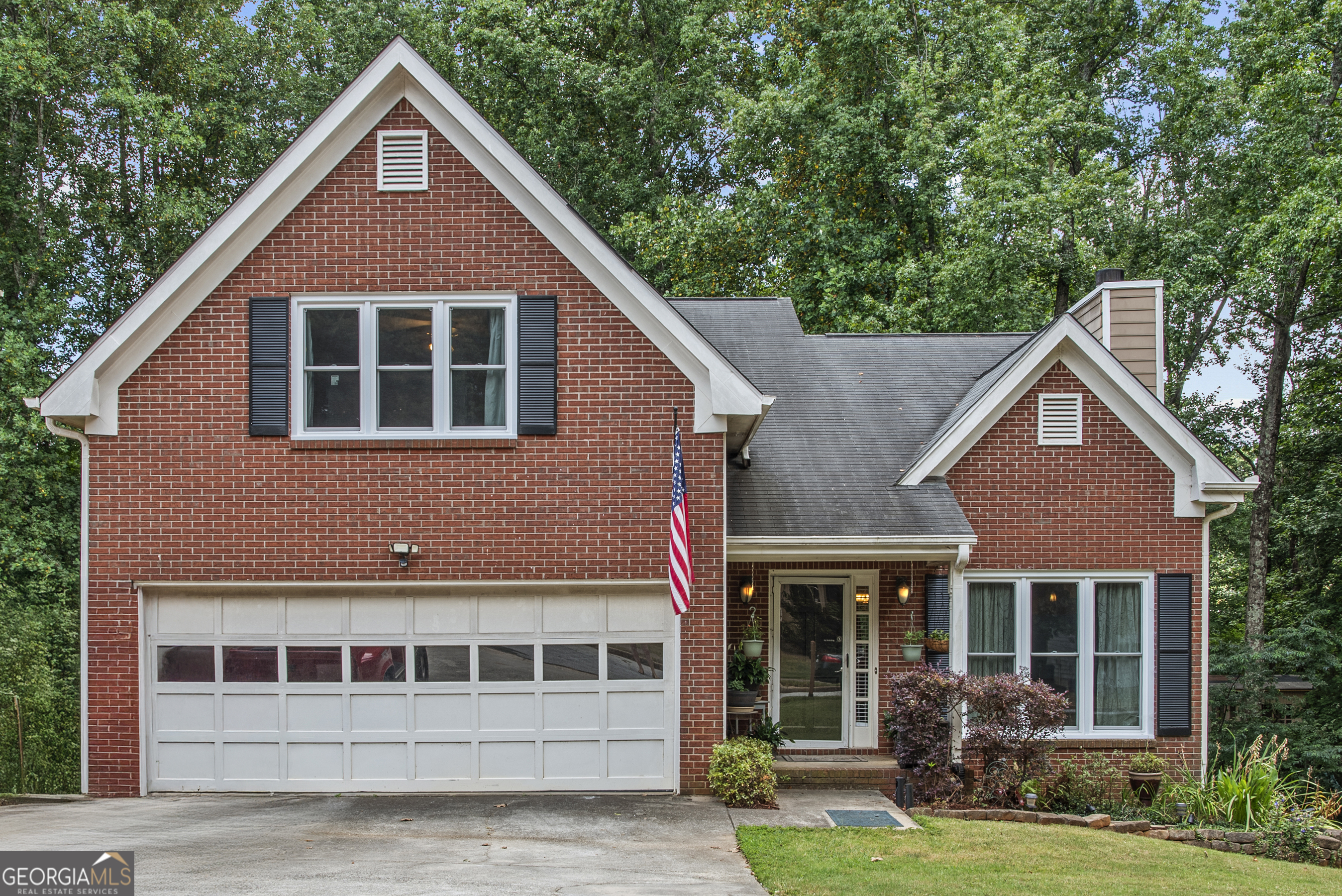 Located in the highly sought-after Brookwood School District, this 4-bedroom, 3-bathroom home is waiting for its new owners. With beautiful modern updates throughout, including brand new LVP flooring and granite countertops, the primary suite is conveniently located on the main floor. Enjoy a bright sunroom and a fully finished basement with a workshop for all your hobbies. The community offers sidewalks, a pool, a tennis court, and an optional HOA. Call today to schedule your private tour-this one checks all the boxes!
