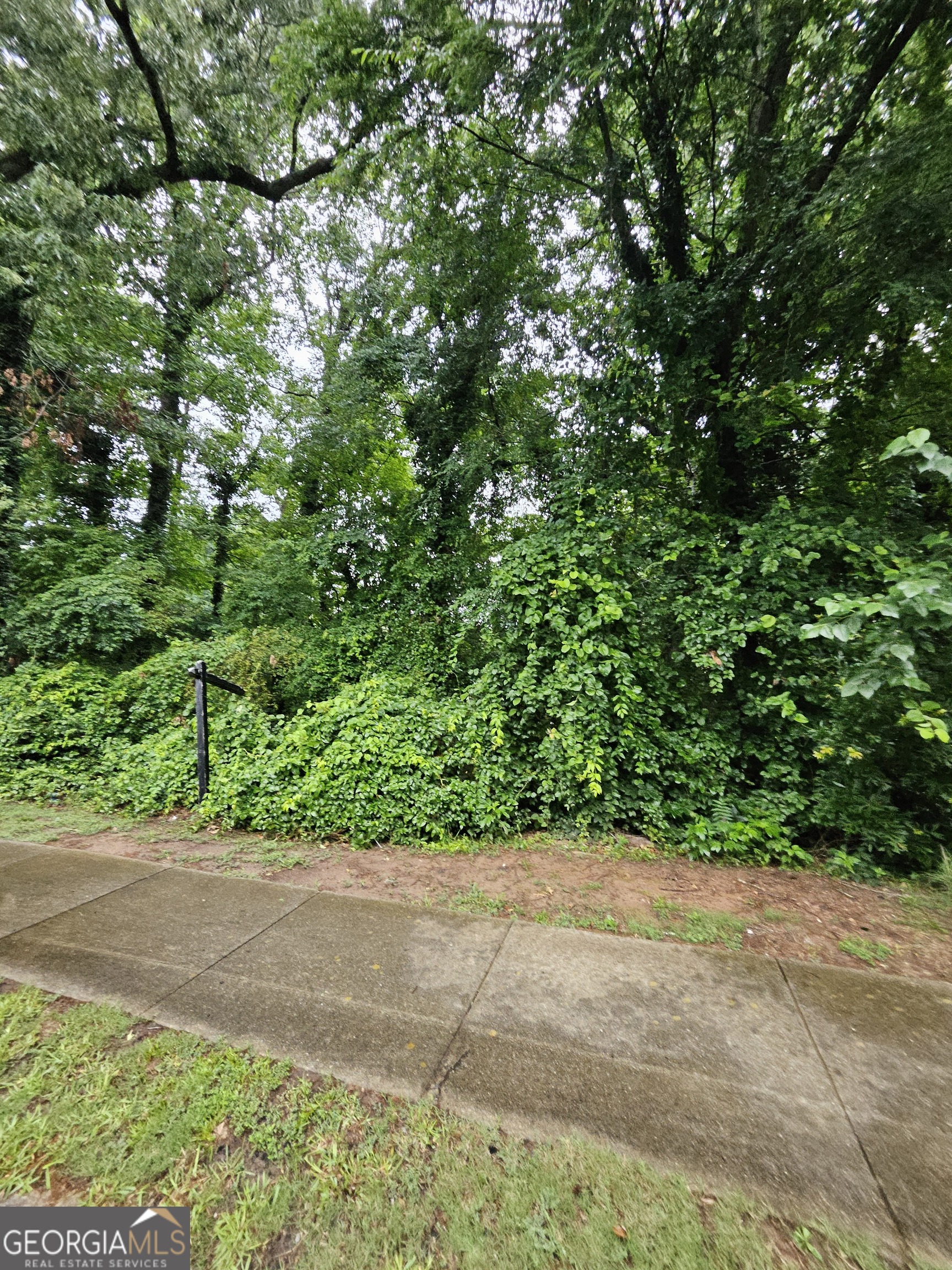 3048 Flat Shoals RD